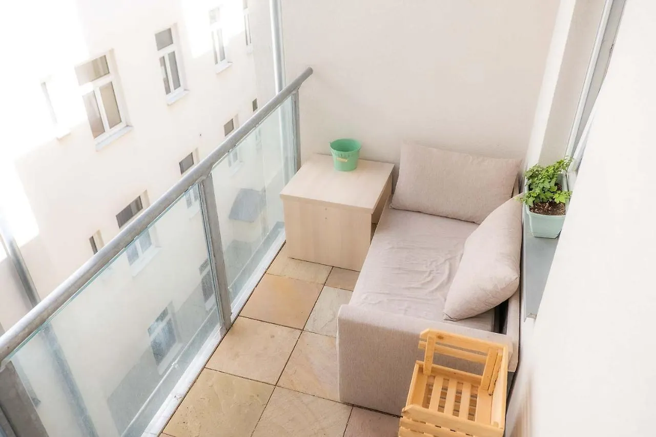 2 Rooms & Balcony - Top Location! Vídeň 0*,
