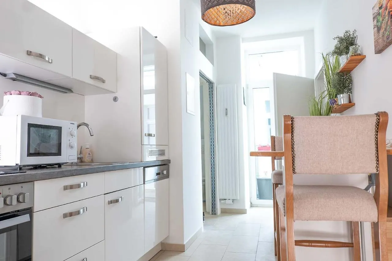 2 Rooms & Balcony - Top Location! Vídeň